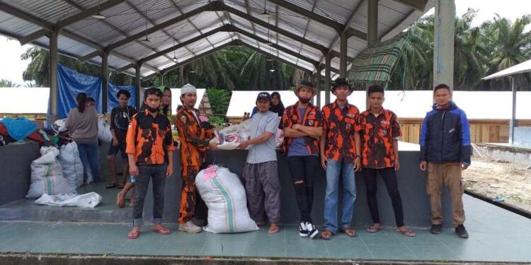Tak Kenal Lelah, Pemuda Pancasila Lutra Terus Salurkan Bantuan untuk Korban Banjir