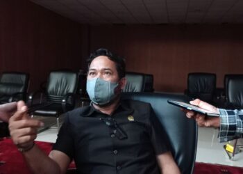 Ketua Komisi III DPRD Bontang Dorong PLN Tambah Aliran Listrik di Jalan Soekarno Hatta