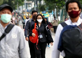 Pemerintah Longgarkan Pemakaian Masker, Idi Sarankan Kelompok Ini Tetap  Pakai