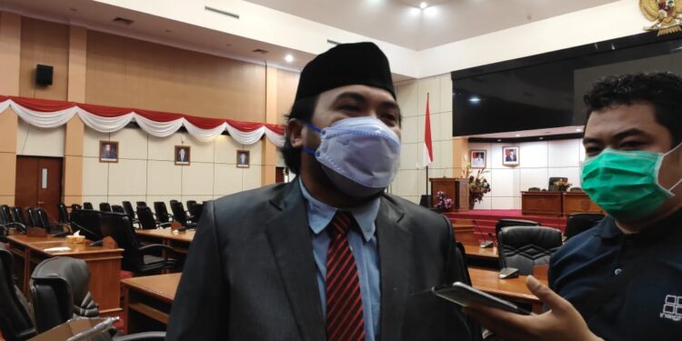 DPRD Tawarkan Solusi Kelangkaan Angkutan Umum di Pelabuhan Loktuan
