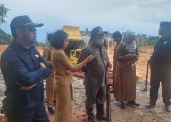 Khawatir Pembangunan Tidak Selesai Tepat Waktu,  Komisi III DPRD Kota Bontang Sidak Pembangunan Gedung Uji Kir