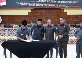 Pemprov dan DPRD Kaltim setuju Raperda Pajak dan Retribusi Daerah