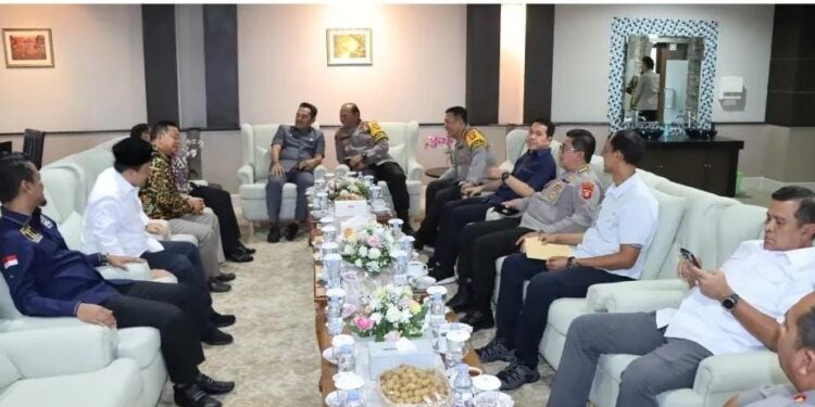 Kapolda Kaltim Baru Sambangi Kantor DPRD Kaltim, Perkuat Silaturahim dan Kerjasama