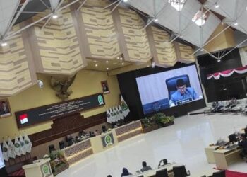 Rapat Paripurna ke-41, DPRD Kaltim Sahkan Tiga Raperda