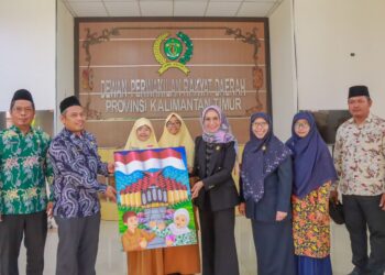Ratusan Pelajar MTs Negeri Samarinda Sambangi Gedung DPRD Kaltim, Puji Setyowati Beri Apresiasi