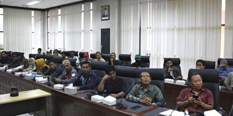 DPRD Kaltim Mediasi Tuntutan Ganti Rugi Lahan Warga Sebuntal Kepada PT.MSJ 