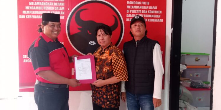 Syarat Dukungan Independen Terpenuhi, Amir Tosina Lanjut Daftar Wakil Walikota Bontang ke Parpol