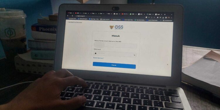 DPM-PTSP Bontang Aktif Berikan Dukungan kepada Pelaku Usaha yang Kesulitan dalam Penggunaan OSS