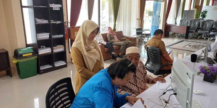 DPM-PTSP Bontang Pastikan Layanan Prima untuk Tingkatkan Kepuasan Warga