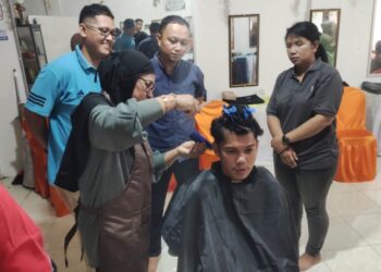 Cetak Tukang Cukur Profesional, LPK Nurwara dan Disnaker Bontang Adakan Pelatihan Barbershop