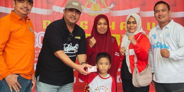 Tim Dukcapil ‘Weekend’ Layani Warga RT 9 Gunung Elai