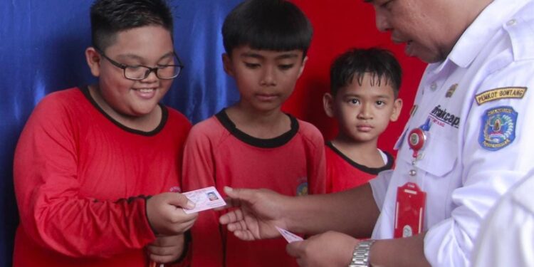 Maknai Kemerdekaan, Disdukcapil Bontang Tegaskan Komitmen Tingkatkan Pelayanan Publik