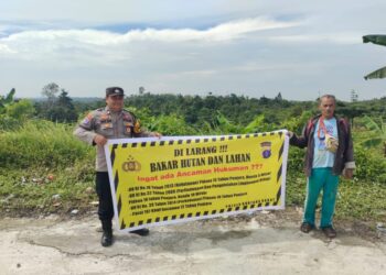 Bhabinkamtibmas Kanaan Sosialisasikan Pencegahan Karhutla kepada Warga