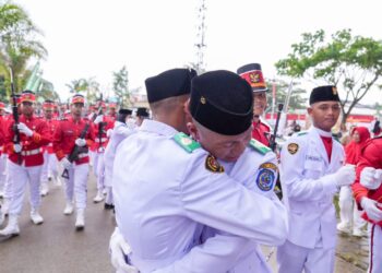 Paskibraka Bontang Sukses Kibarkan Sang Merah Putih di HUT ke-80 RI Meski Diguyur Hujan