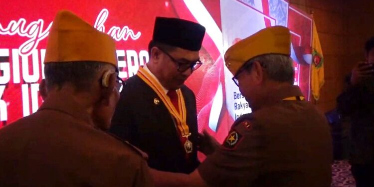Wali Kota Samarinda Andi Harun Raih Bintang Legiun Veteran RI 2025