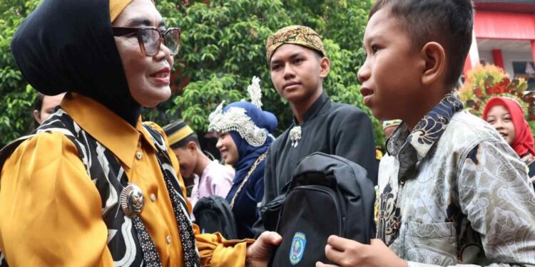 Soal Siswa ‘Gemulai’, Neni Moerniaeni Minta Pendataan: “Jangan Dinormalisasi”