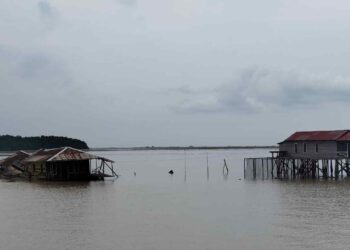 Rentetan Rumah Roboh di Bontang Kuala, Warga Cemas Cuaca Buruk Makin Ekstrem