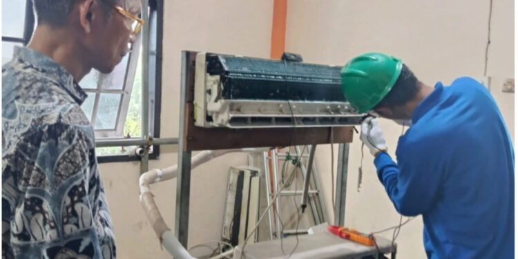 Tingkatkan Kesiapan Kerja, LPK Bina Insani dan Disnaker Bontang Gelar Pelatihan Teknik AC