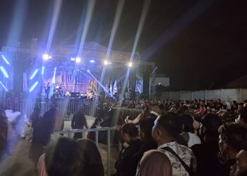 Masyarakat Padati Lapangan Bessai Berinta pada Malam Penutupan Bontang Ekraf Festival 2025