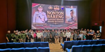 Jelang Mutasi ke Polda Kaltim, Kapolres Bontang AKBP Widho Anriano Nobar Film ” Tanah Runtuh”, Titip Pesan Jaga Kebersamaan dan Kondusivitas