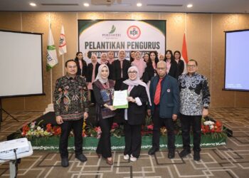 Resmi Dilantik, dr Yuniarti Arbain Pimpin PERDAWERI Kaltim Periode 2026–2029