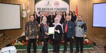Resmi Dilantik, dr Yuniarti Arbain Pimpin PERDAWERI Kaltim Periode 2026–2029